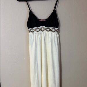 Velvet by Graham and Spencer Black and cream size small Dress